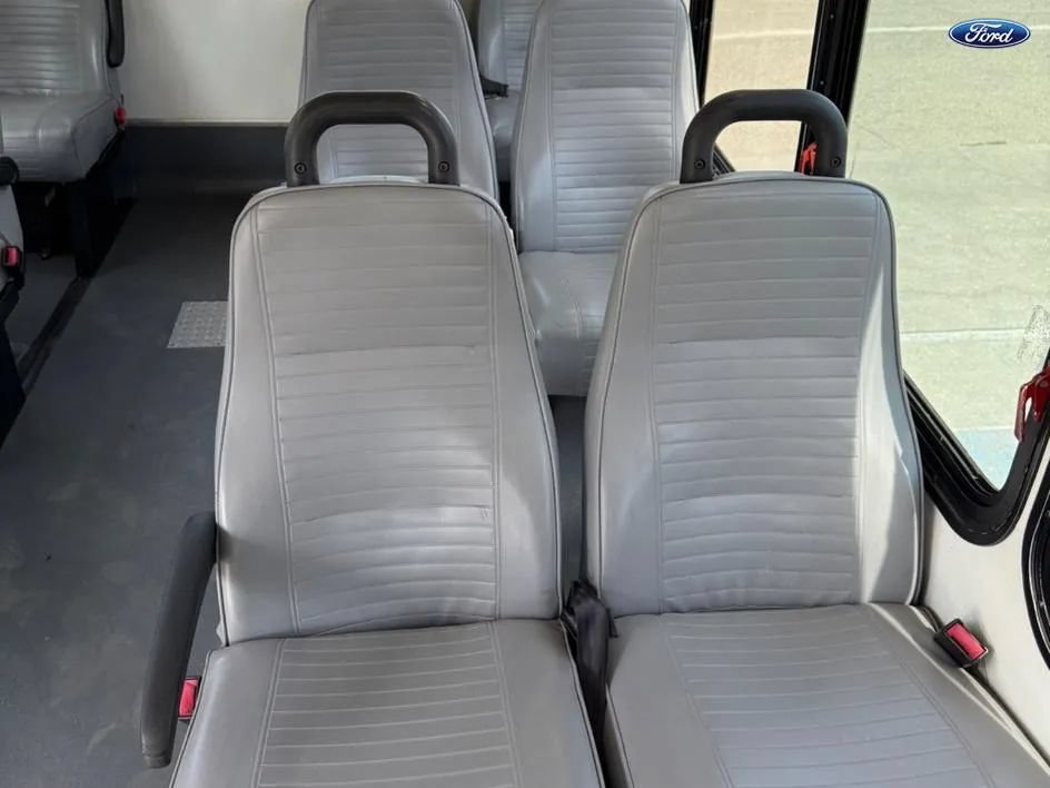 Used 2015 Ford E-350 and Econoline 350 Super Duty RWD image 21