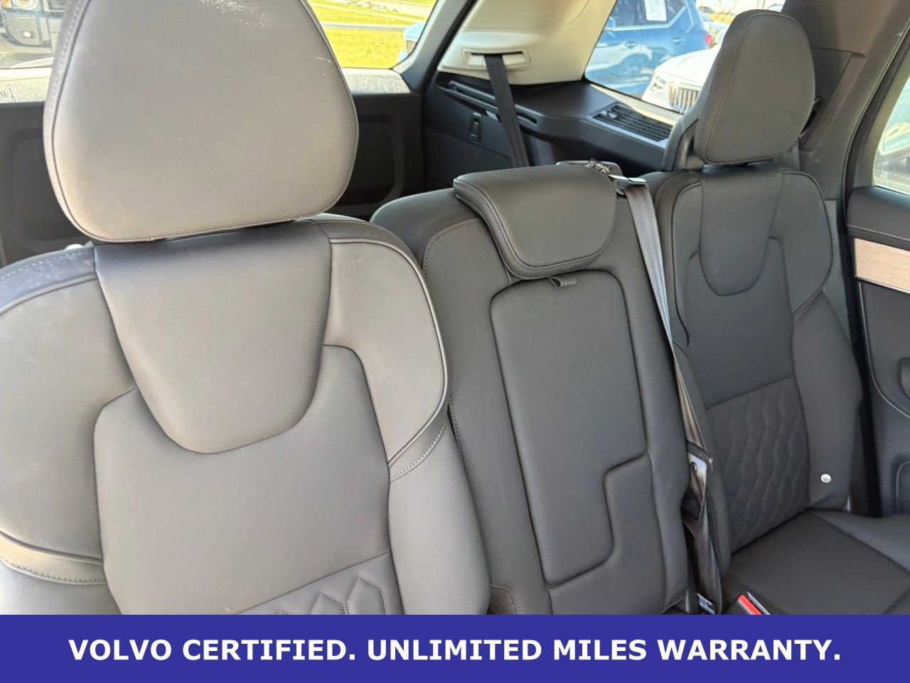 Certified 2025 Volvo XC90 B6 Plus image 34