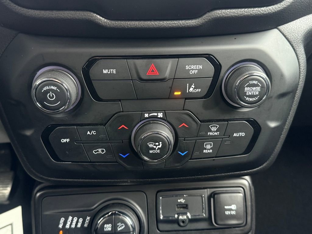 Used 2023 Jeep Renegade Trailhawk image 27