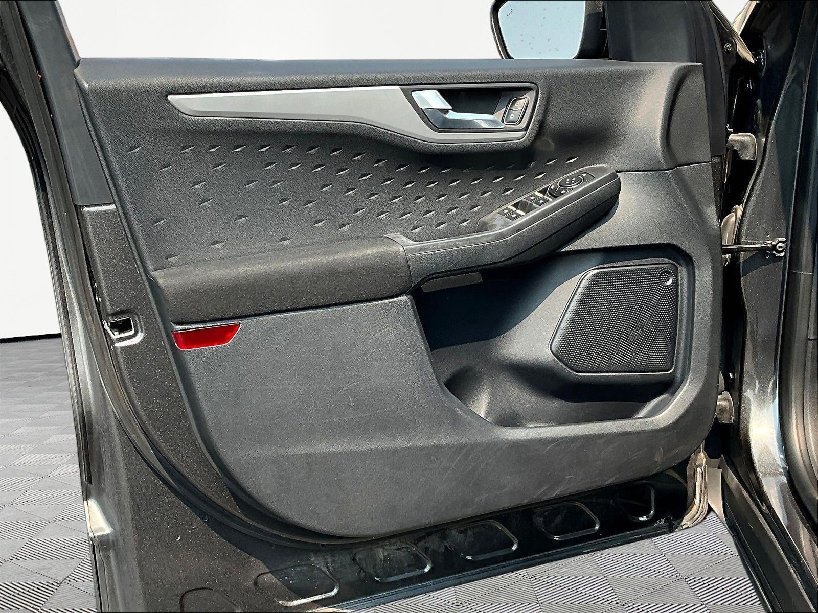 Used 2020 Ford Escape SE Sport FWD image 19