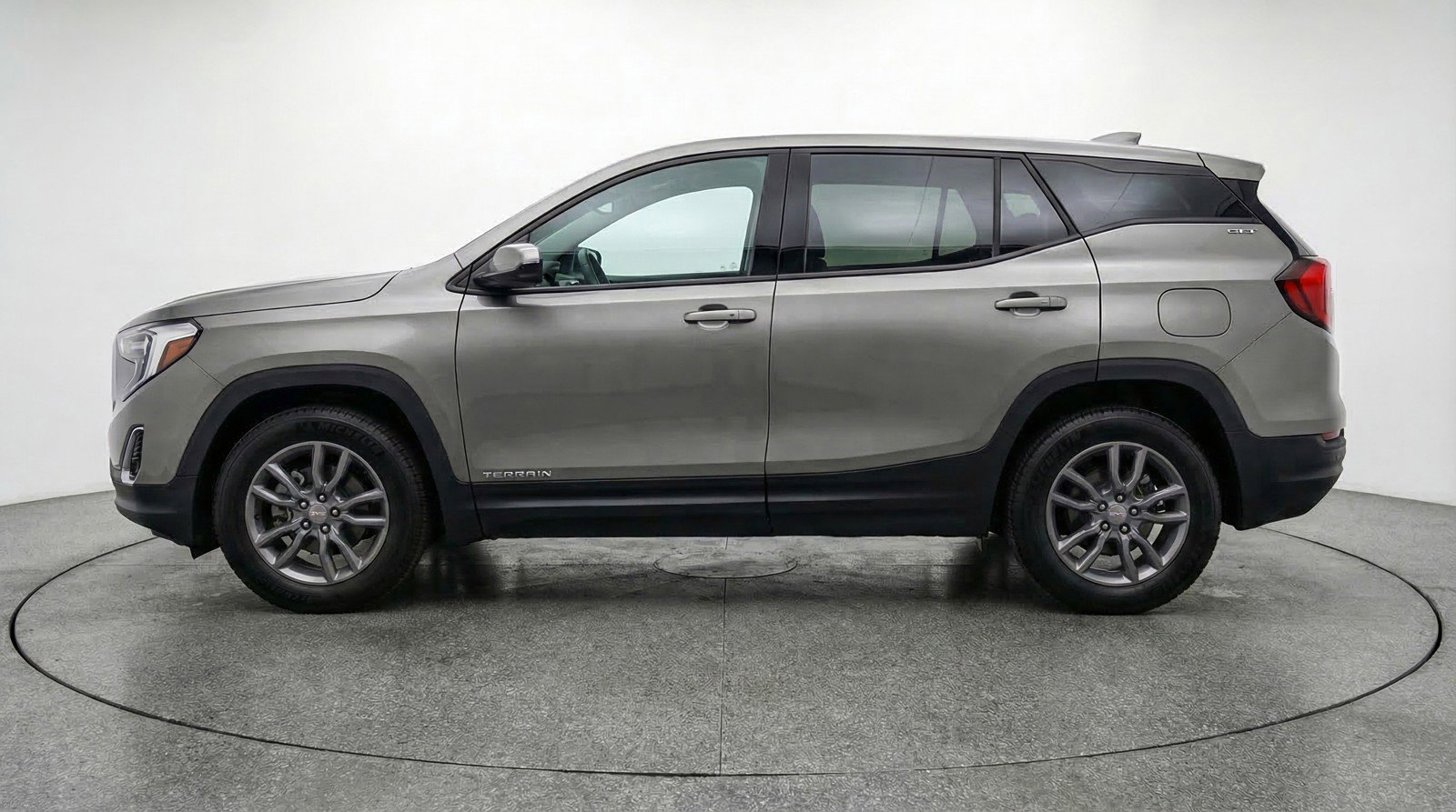 Used 2024 GMC Terrain SLT AWD/4WD image 5