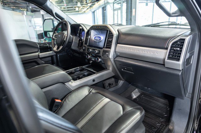 Used 2022 Ford F250 Platinum w/ FX4 Off-Road Package AWD/4WD image 32