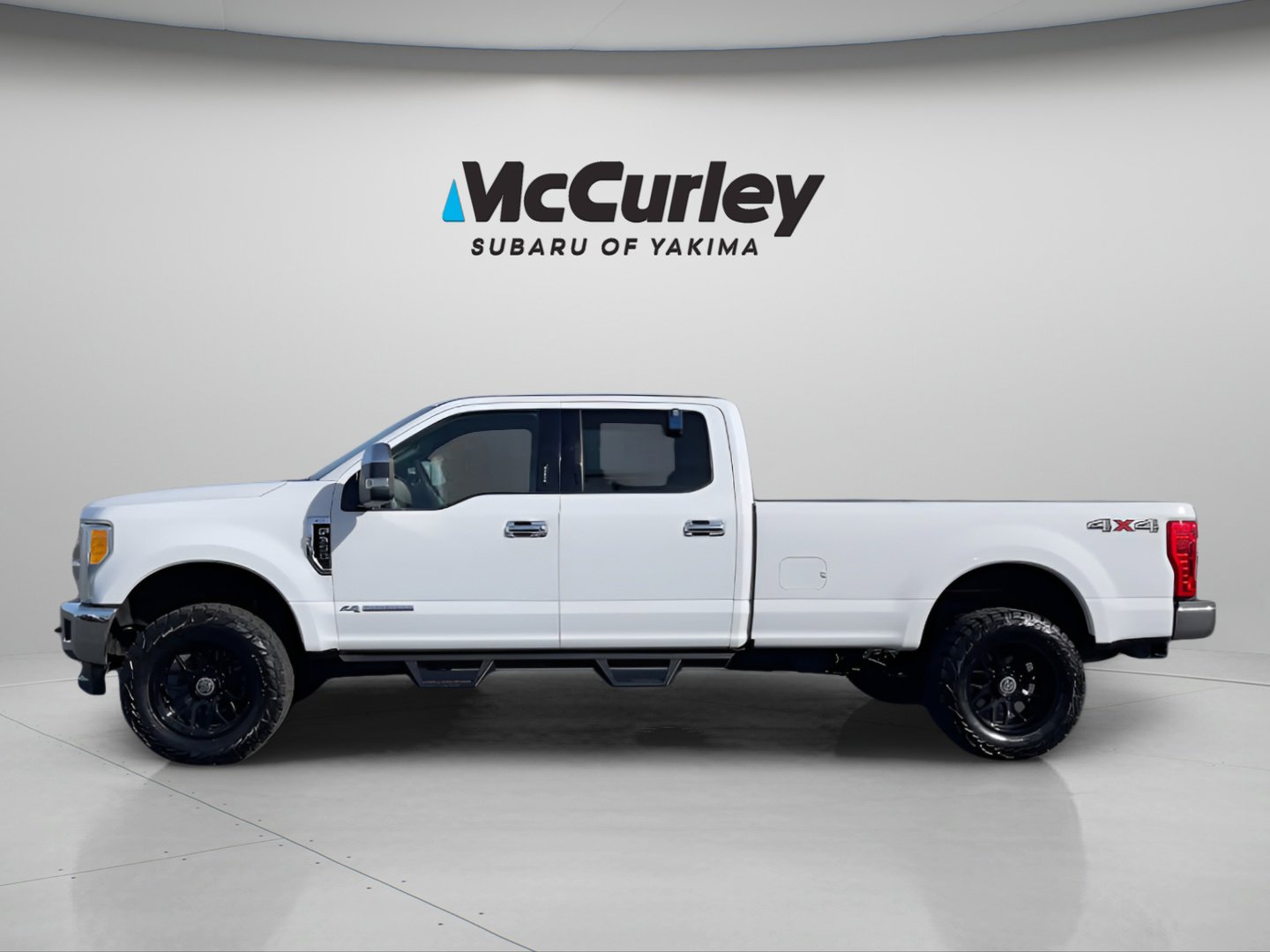 Used 2017 Ford F350 XLT w/ XLT Value Package AWD/4WD image 2
