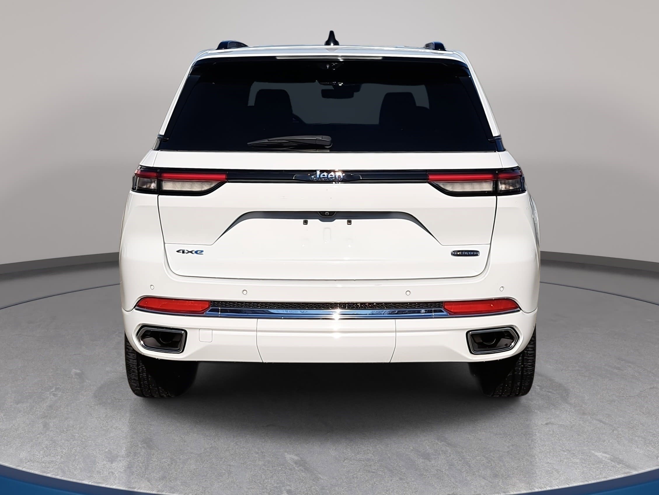 Used 2023 Jeep Grand Cherokee Overland w/ Advanced Protech Group III image 6