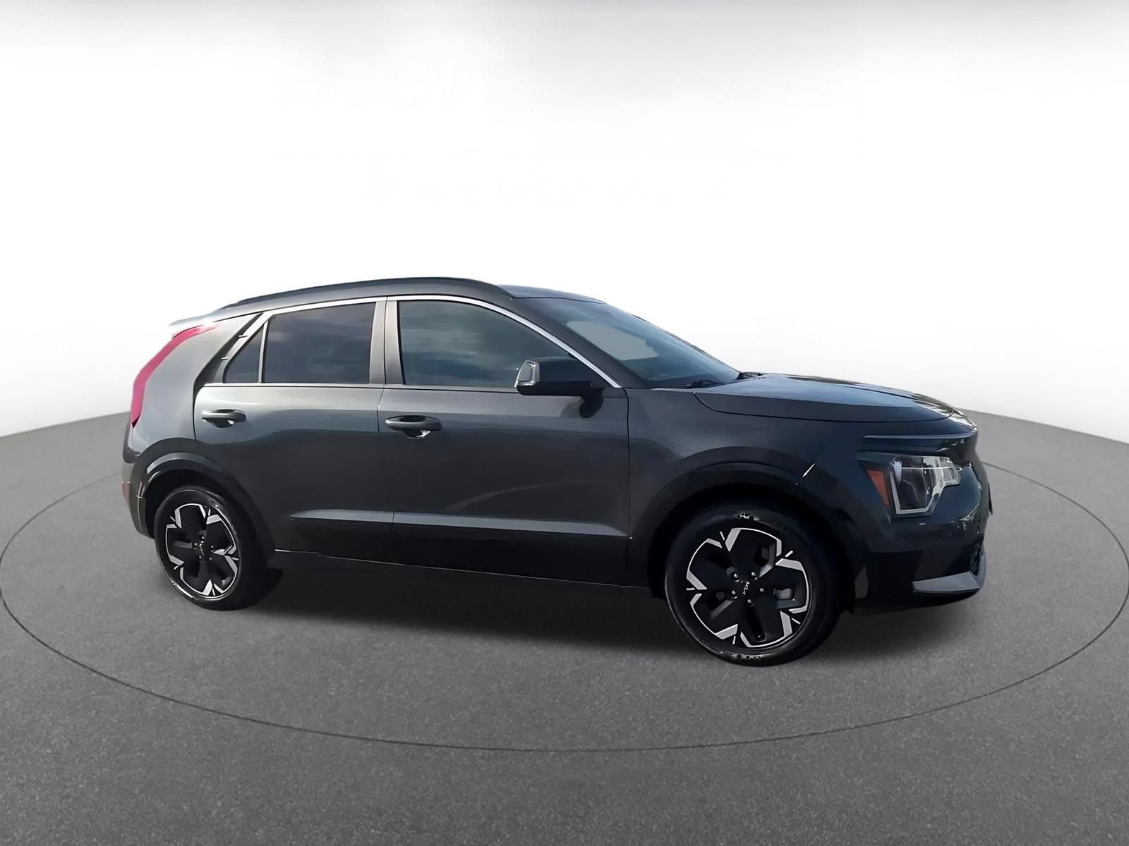 Used 2023 Kia Niro Wind FWD image 2
