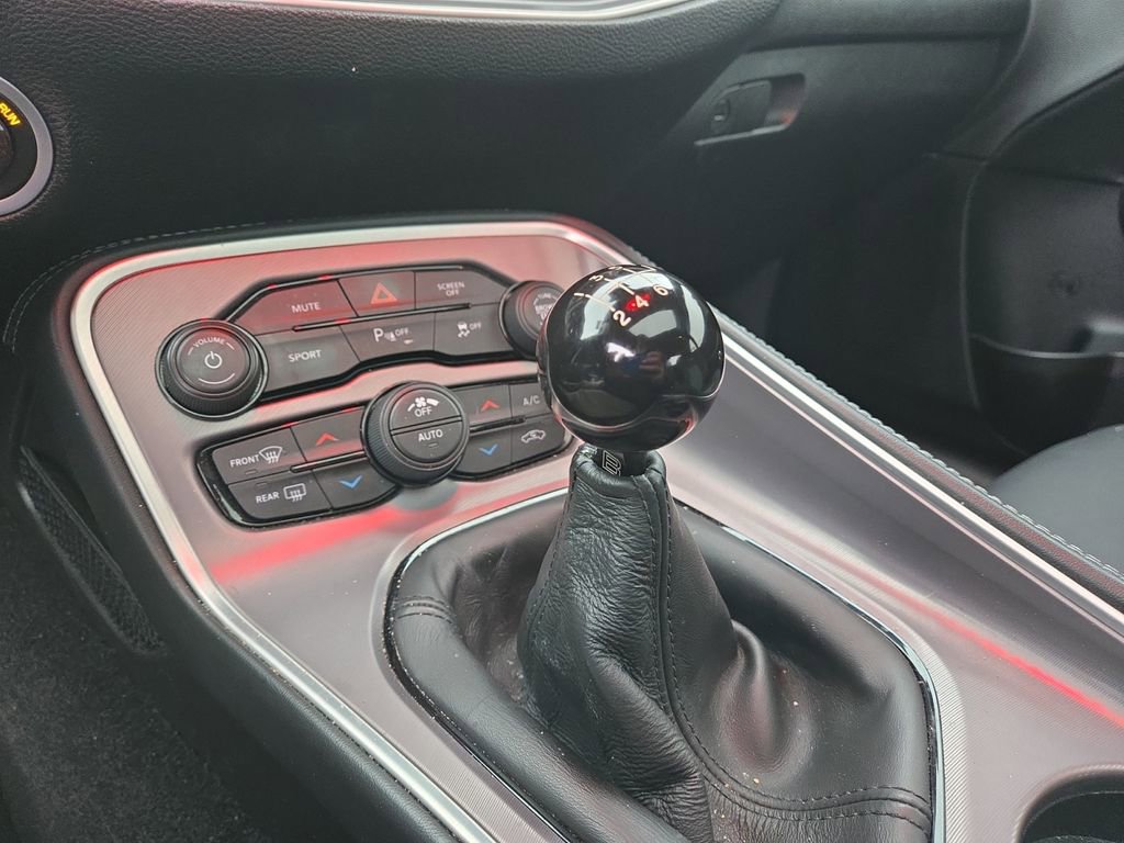 Used 2022 Dodge Challenger R/T w/ Driver Convenience Group image 29