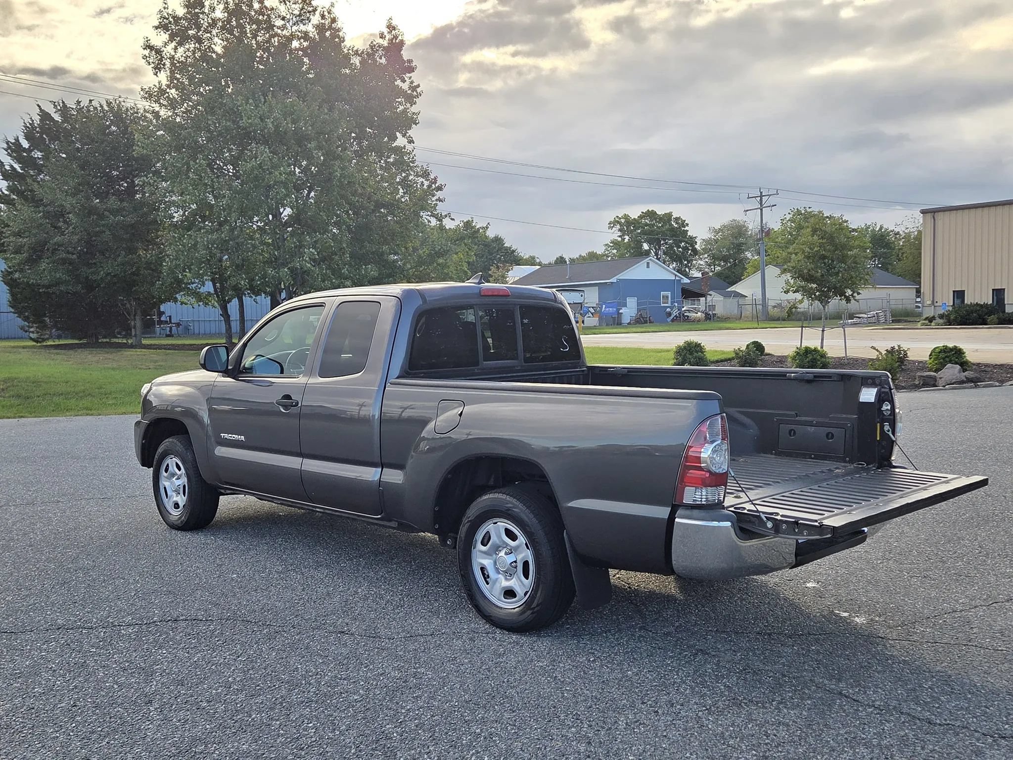 Used 2015 Toyota Tacoma 2WD Access Cab w/ SR5 Package image 8