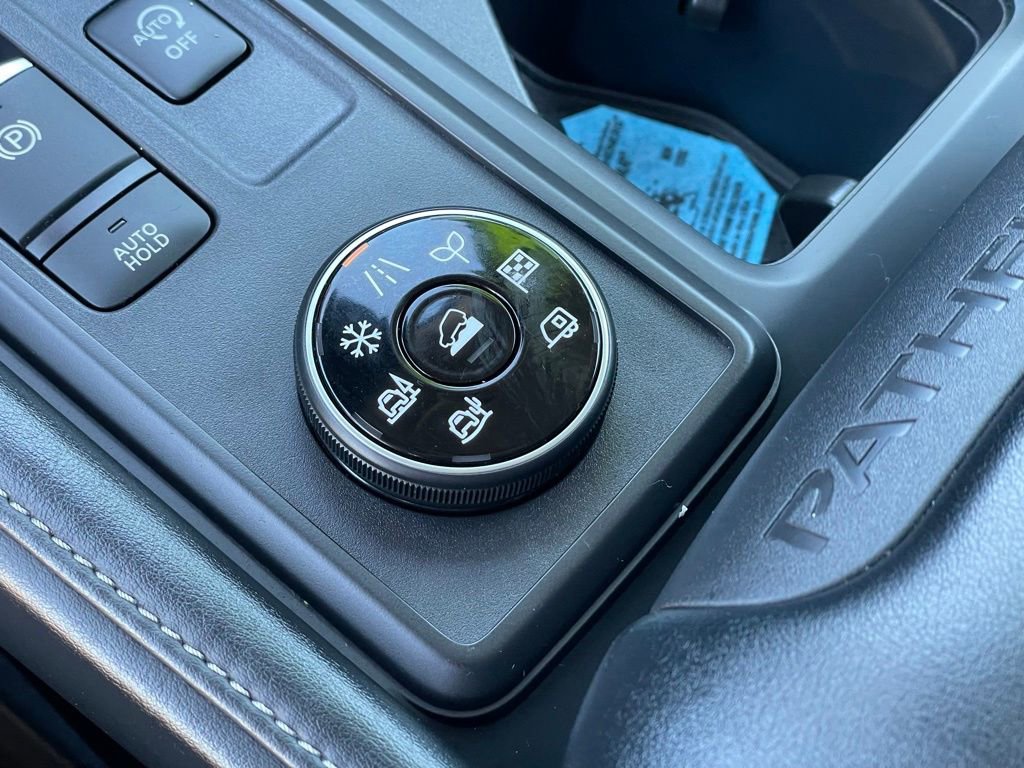 Certified 2024 Nissan Pathfinder S image 23