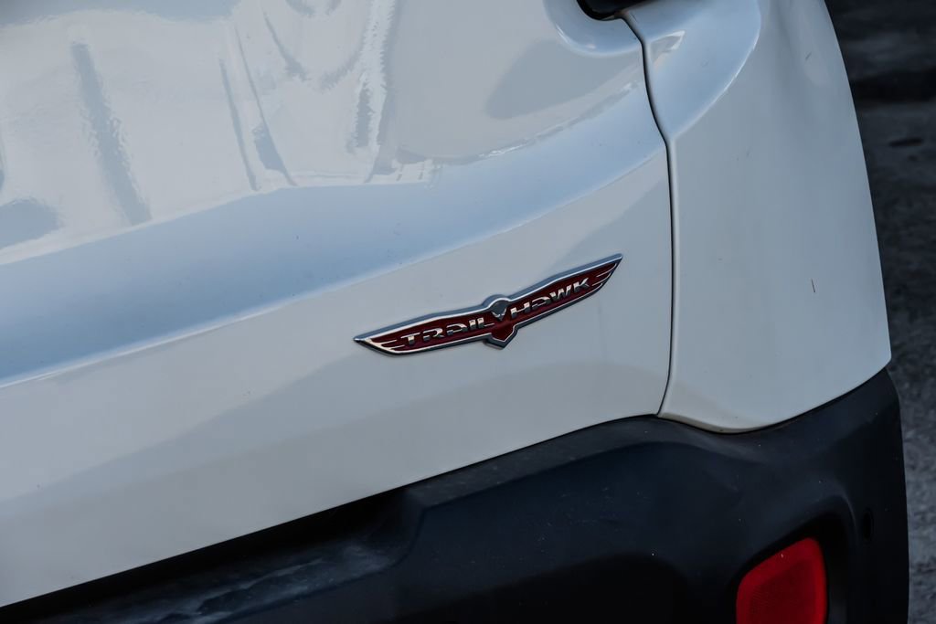 Used 2016 Jeep Renegade Trailhawk AWD/4WD image 25