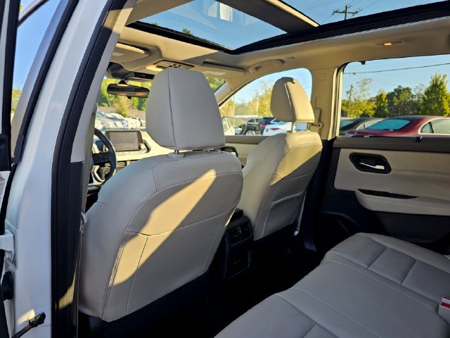 Used 2023 Nissan Rogue SV w/ SV Premium Package AWD/4WD image 26