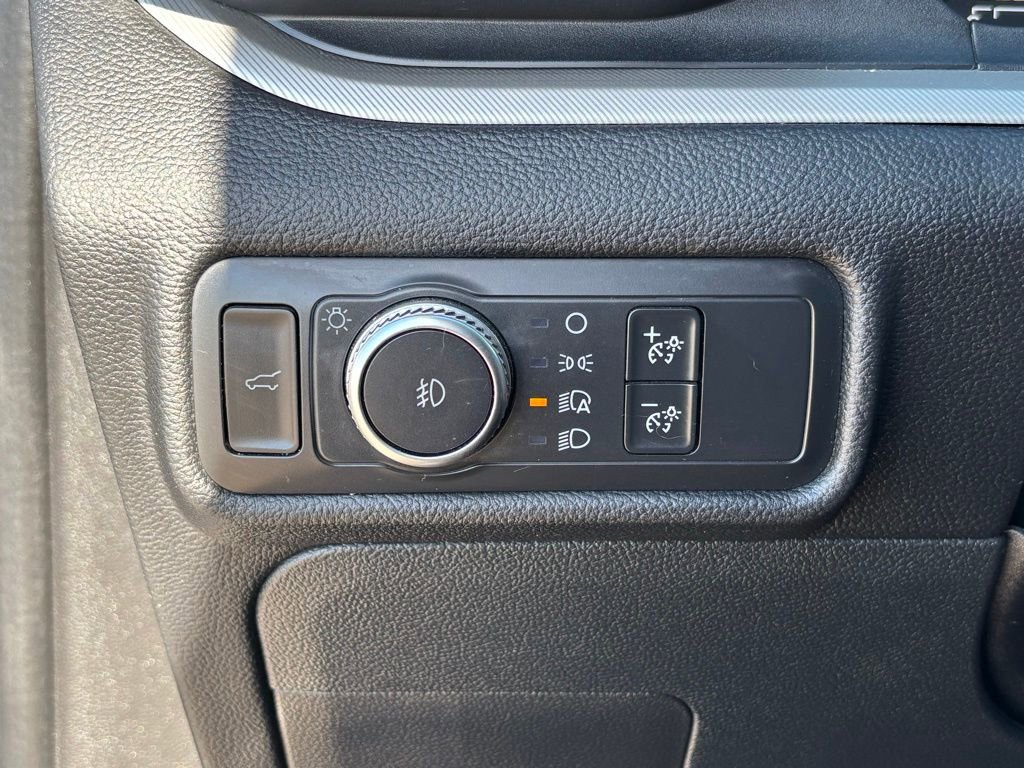 Used 2020 Ford Explorer XLT w/ Equipment Group 202A image 27