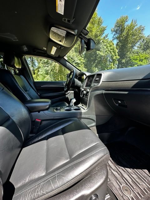 Used 2018 Jeep Grand Cherokee Limited AWD/4WD image 23