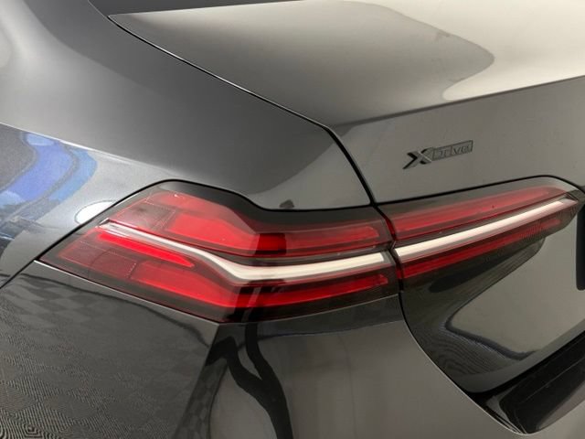 Used 2025 BMW 540i xDrive AWD/4WD image 13