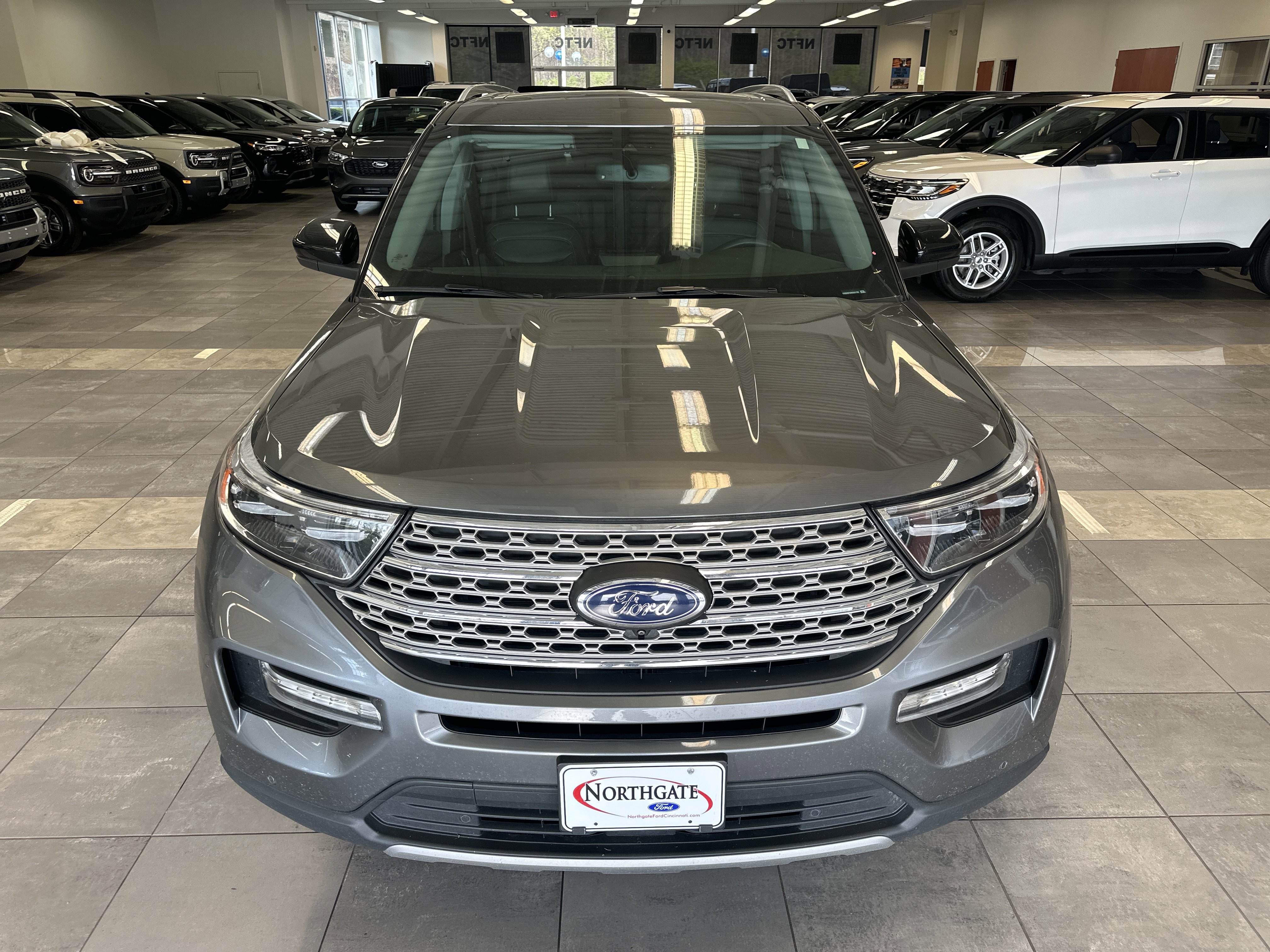 Used 2024 Ford Explorer Limited image 17