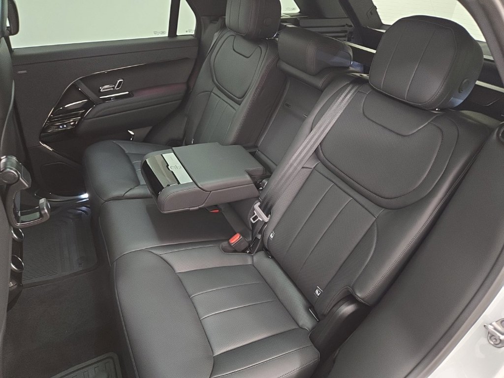 New 2026 Land Rover Range Rover Sport Dynamic SE AWD/4WD image 26