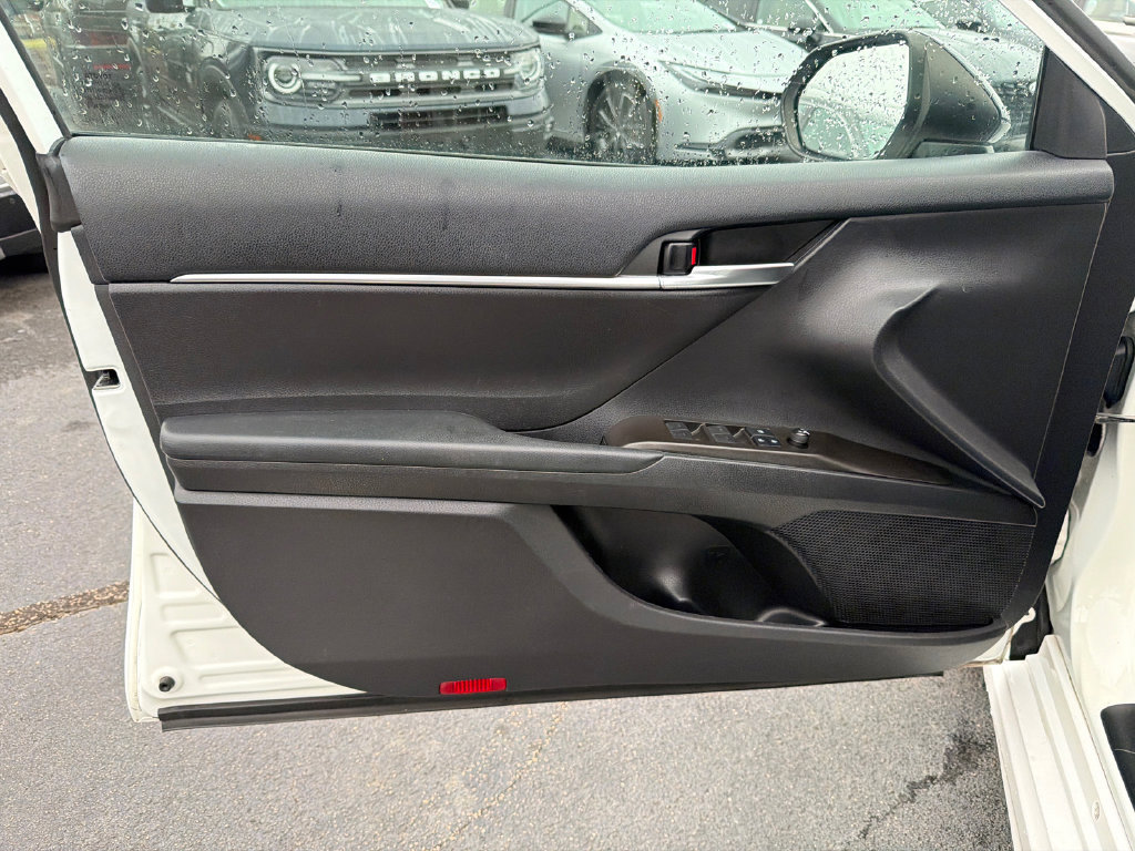 Used 2022 Toyota Camry SE w/ Carpet Mat Package (TMS) FWD image 10