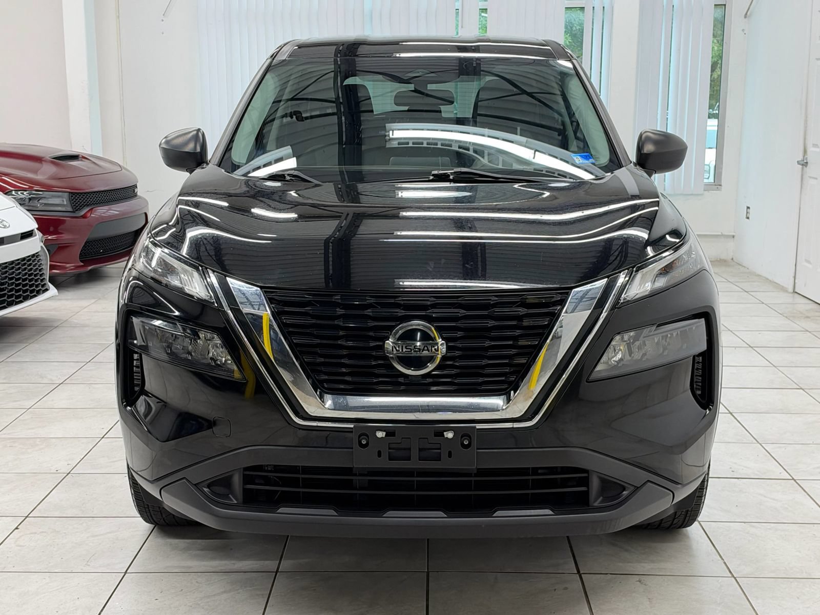 Used 2021 Nissan Rogue S AWD/4WD image 2