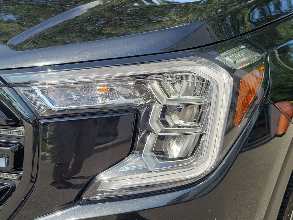 Used 2023 GMC Terrain SLE w/ Driver Convenience Package FWD image 10