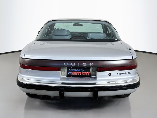Used 1990 Buick Reatta Coupe FWD image 6