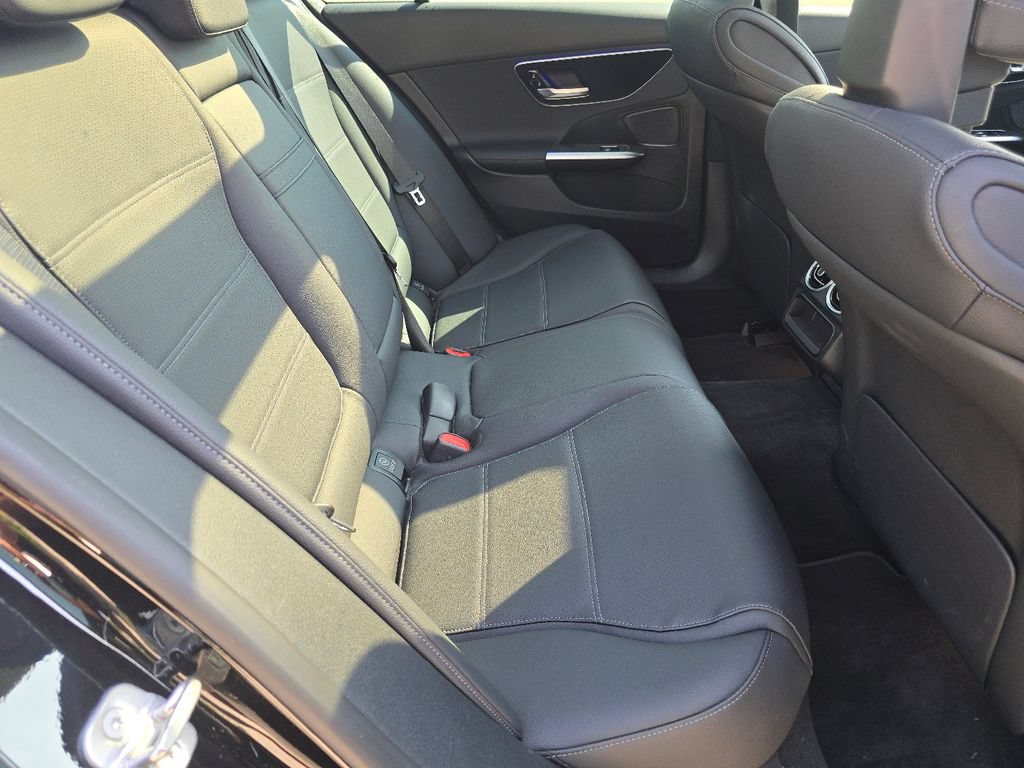 Used 2025 Mercedes-Benz C 300 4MATIC Sedan image 21