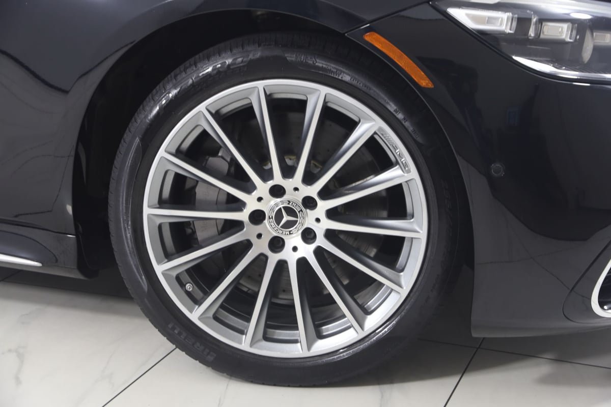 Used 2022 Mercedes-Benz S 500 4MATIC w/ AMG Line Package image 19