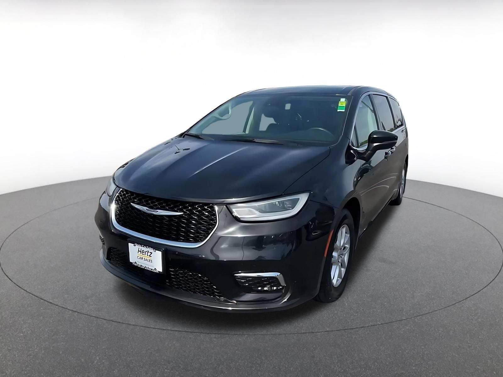 Used 2023 Chrysler Pacifica Touring-L FWD image 6