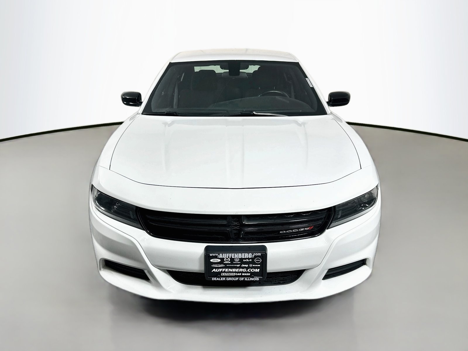 Used 2023 Dodge Charger SXT RWD image 2