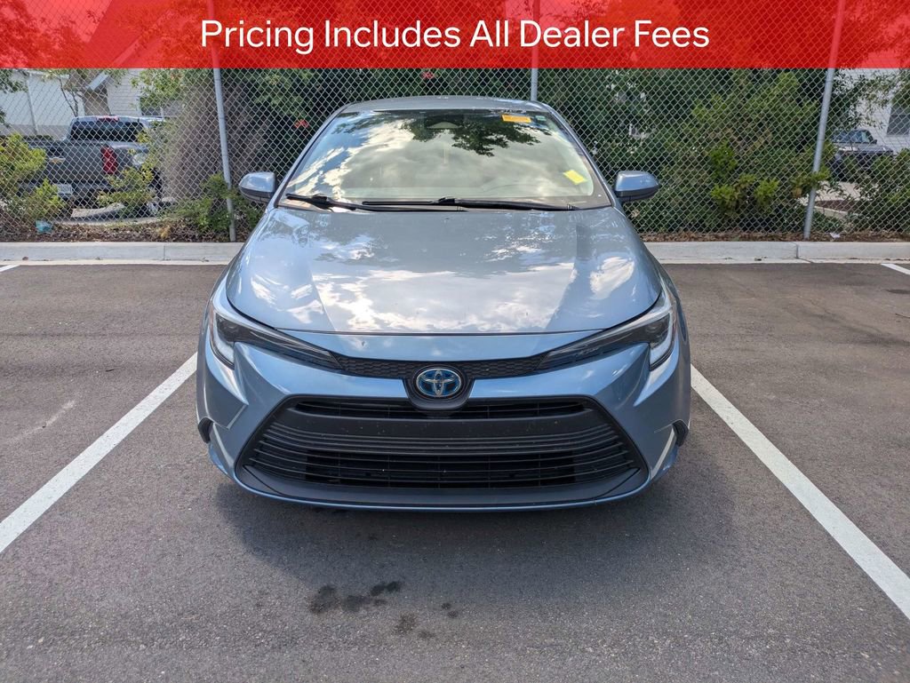 Used 2023 Toyota Corolla LE FWD image 2