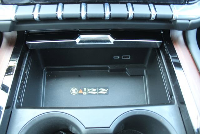 Used 2025 GMC Yukon Denali w/ Denali Reserve Package image 35