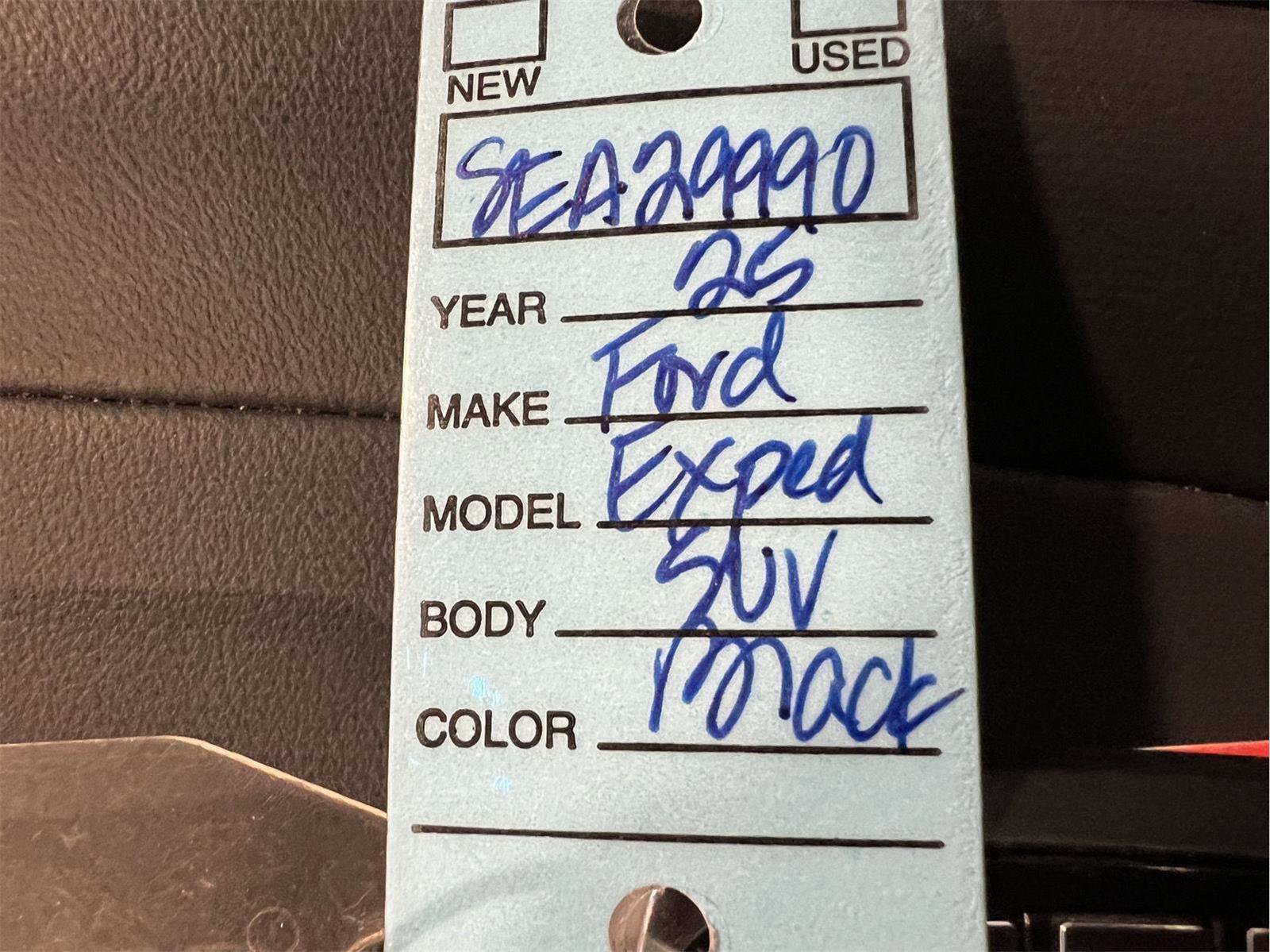 Used 2025 Ford Expedition Active image 11