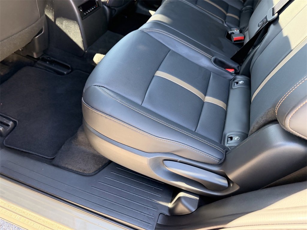 Certified 2025 MAZDA CX-70 3.3 Turbo S w/ Premium Package image 13