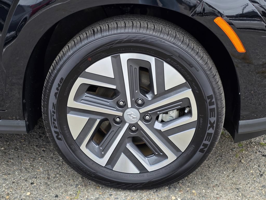 Used 2023 Hyundai Kona SE FWD image 9