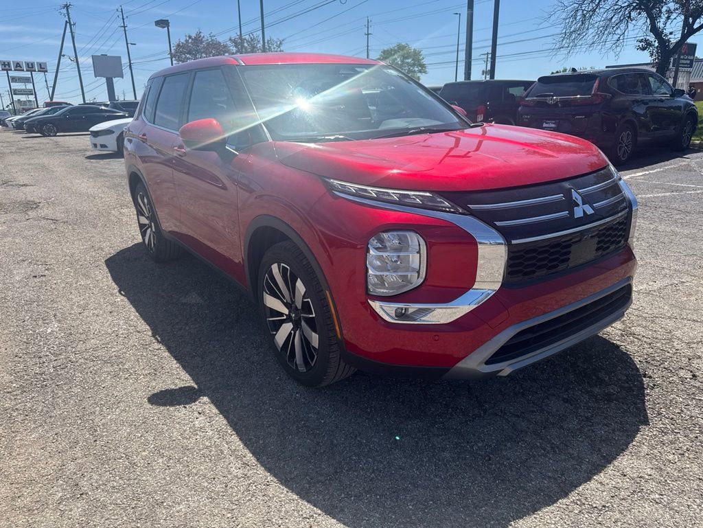 Used 2025 Mitsubishi Outlander SE FWD image 7