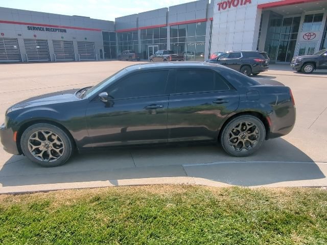 Used 2017 Chrysler 300 S w/ 300S Premium Group AWD/4WD image 7