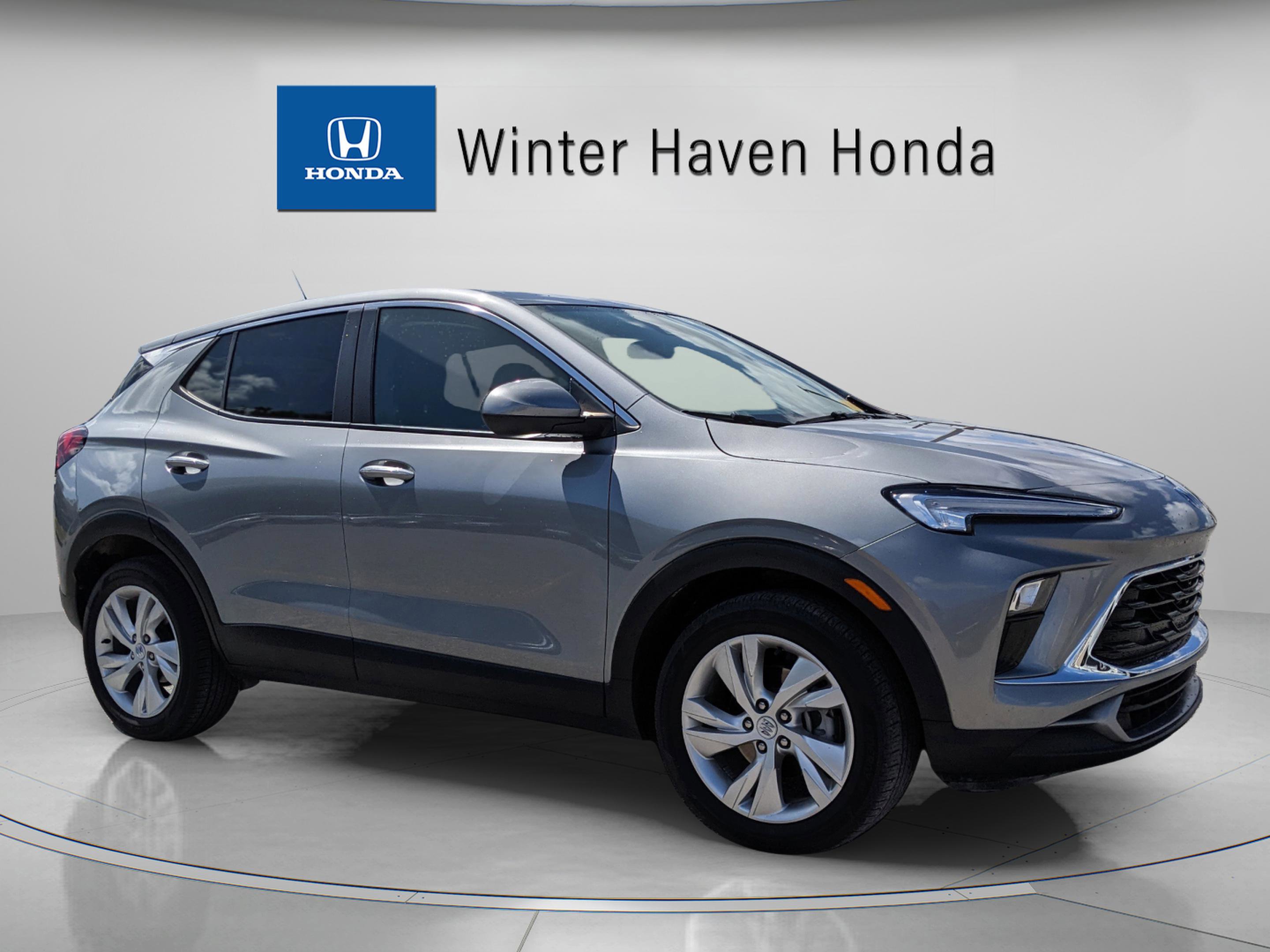 Used 2024 Buick Encore GX Preferred FWD image 1