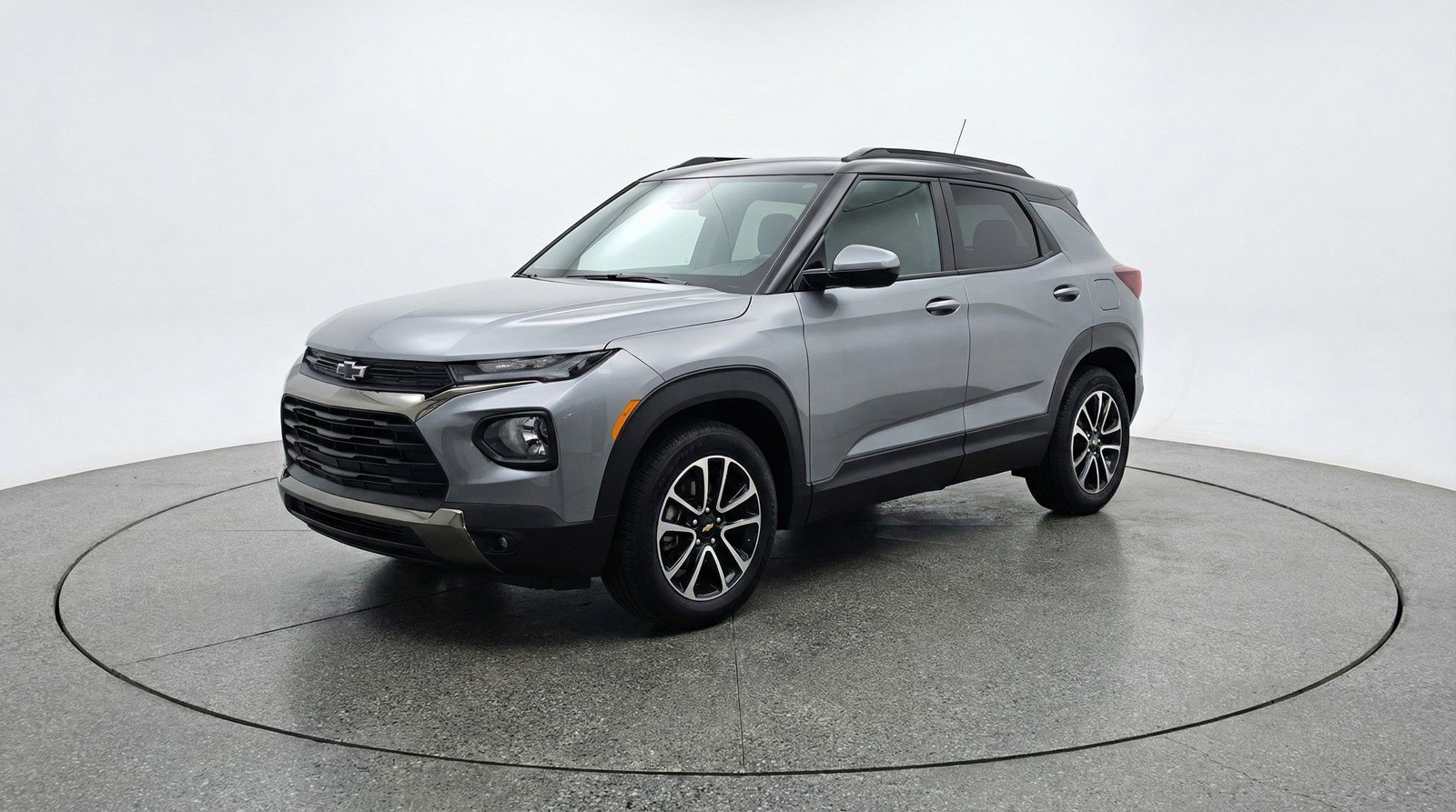 Used 2025 Chevrolet TrailBlazer LT image 3