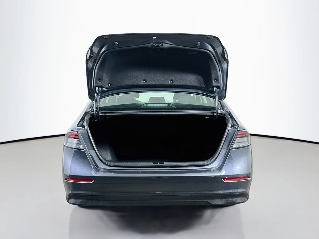 Used 2025 Honda Accord SE image 30