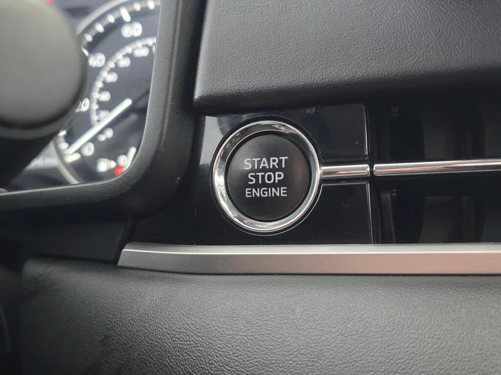 Used 2024 Mitsubishi Outlander SE image 34