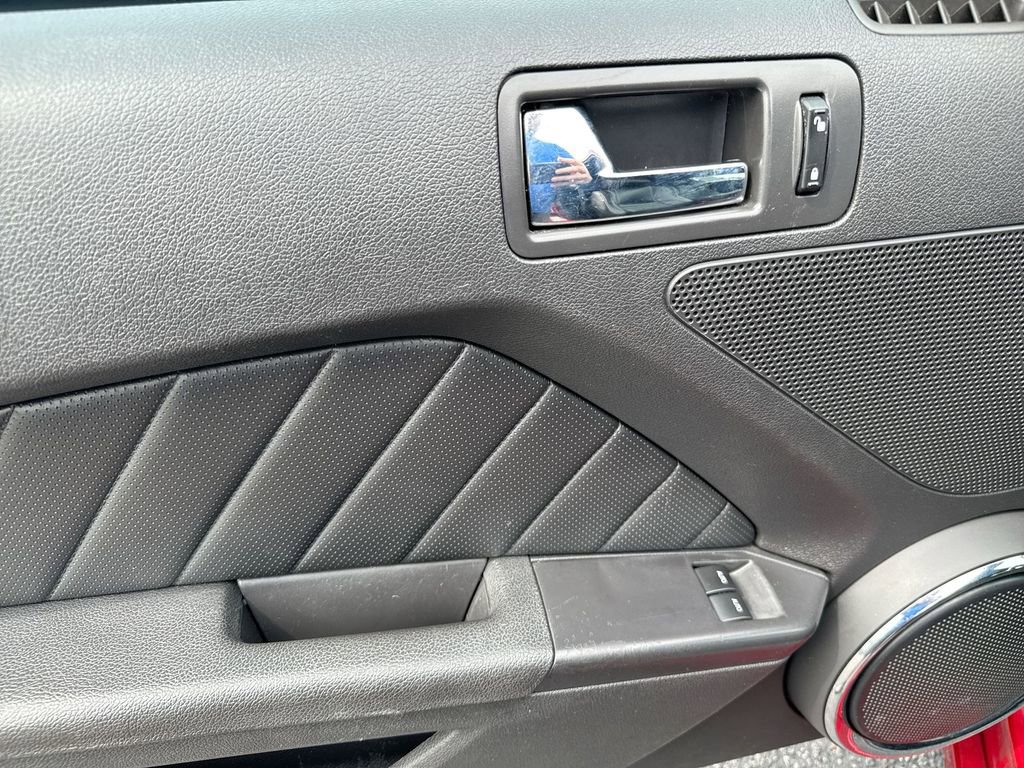 Used 2013 Ford Mustang Premium RWD image 19