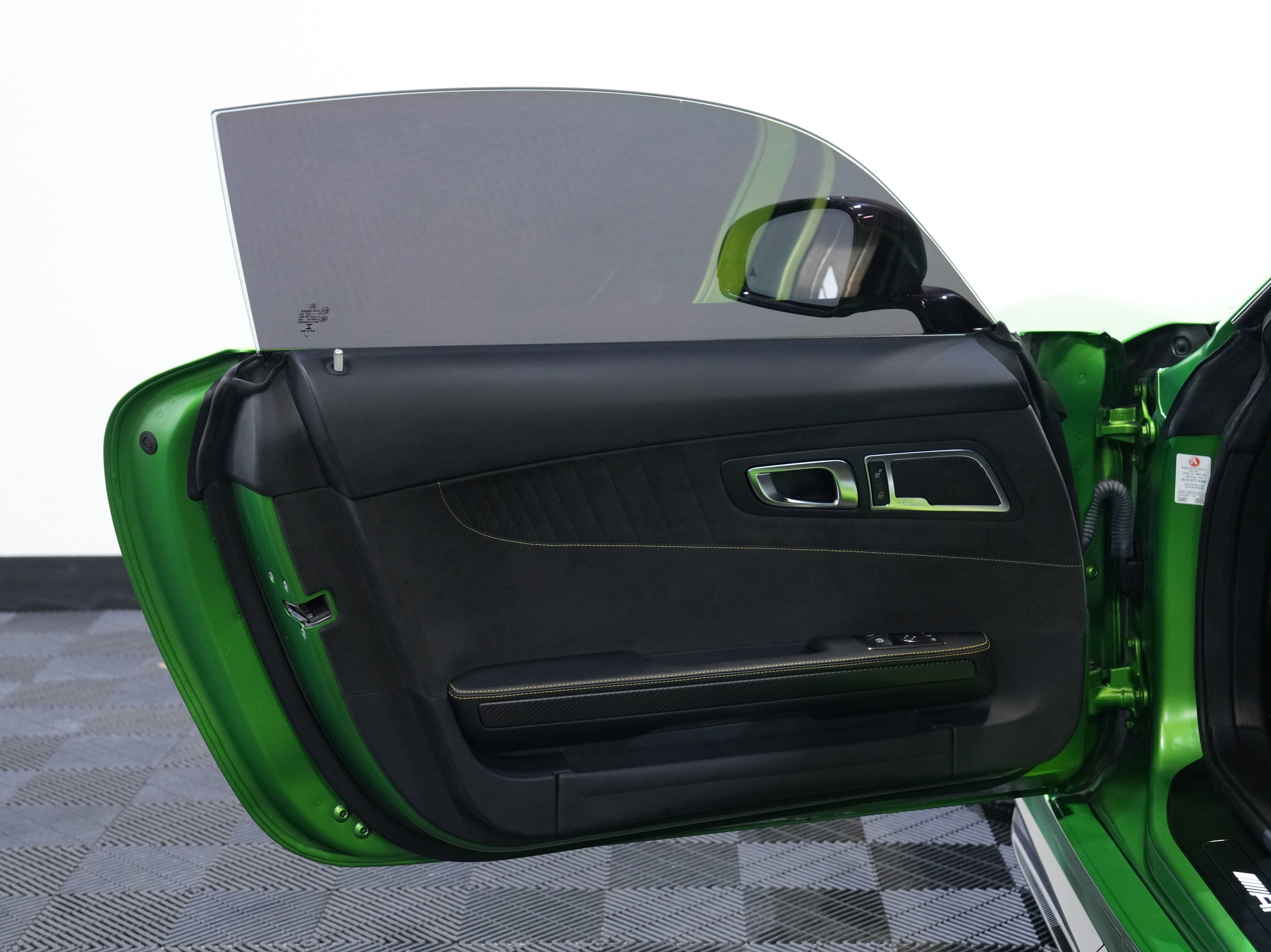 Used 2018 Mercedes-Benz AMG GT R image 22