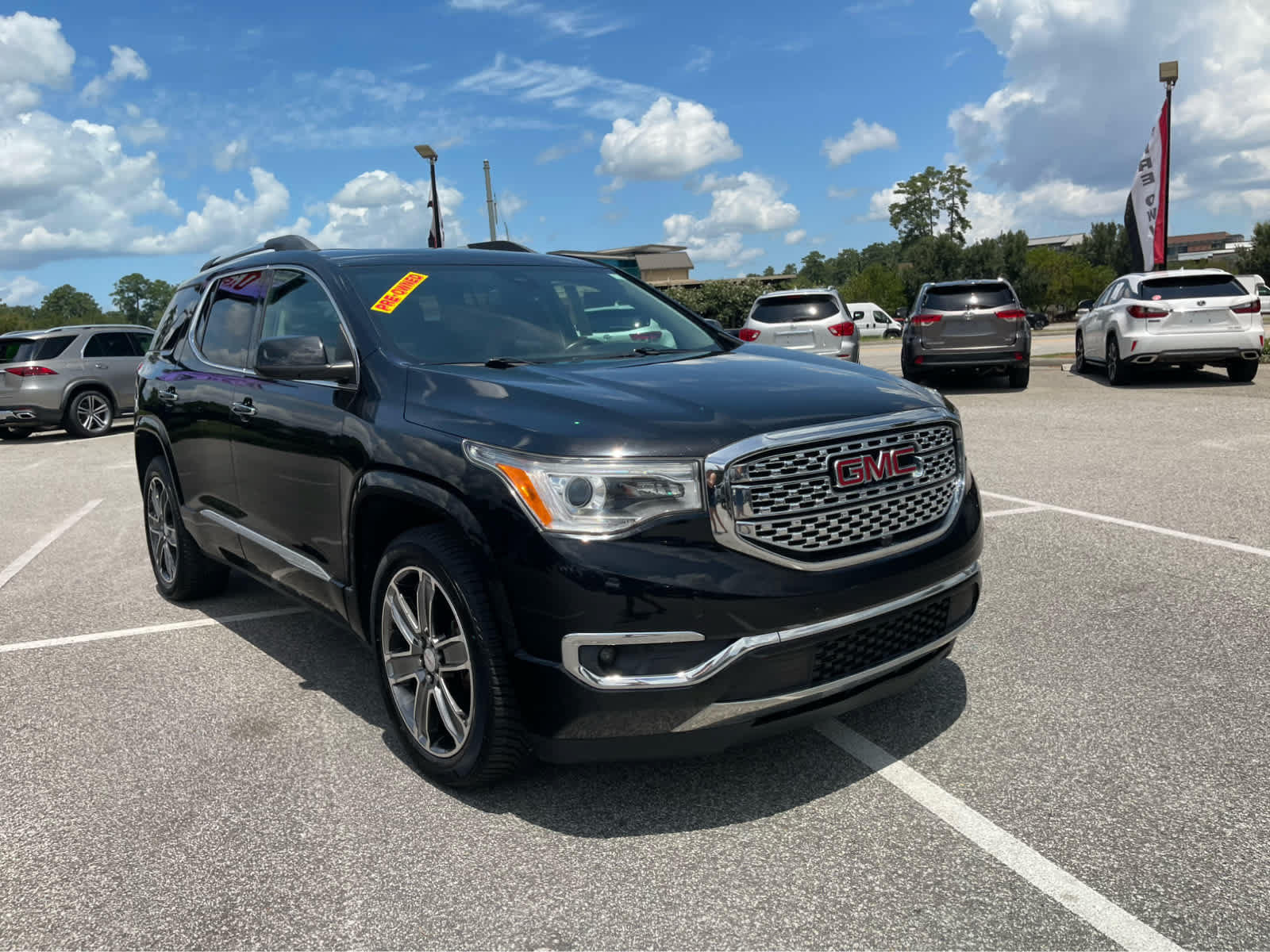 Used 2018 GMC Acadia Denali w/ Technology Package AWD/4WD image 3