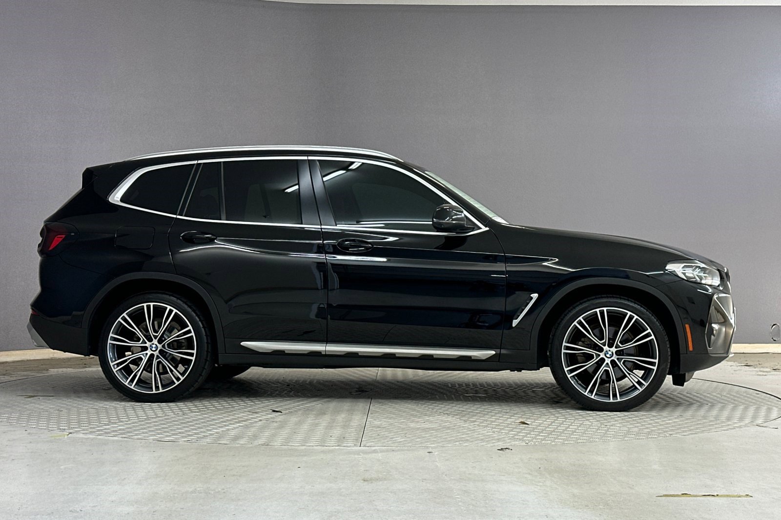 Used 2024 BMW X3 sDrive30i w/ Convenience Package RWD image 7