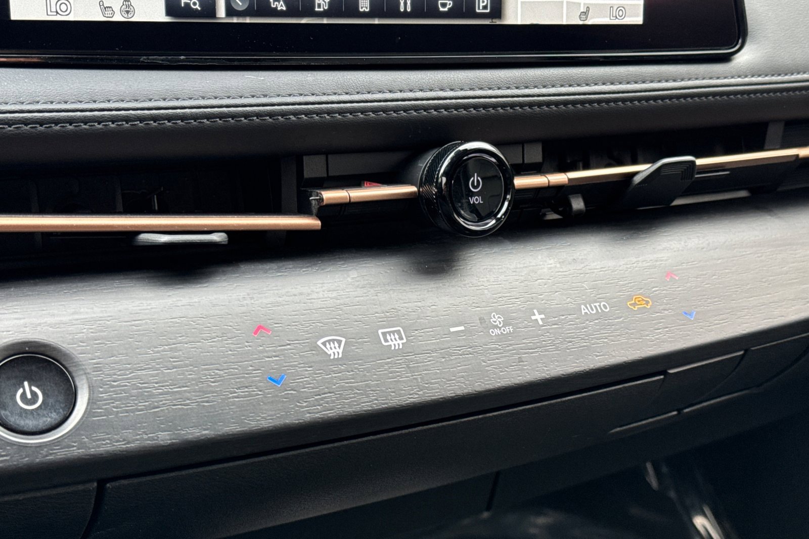 Certified 2024 Nissan Ariya FWD image 24