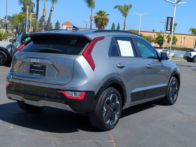 Certified 2024 Kia Niro Wind FWD image 3