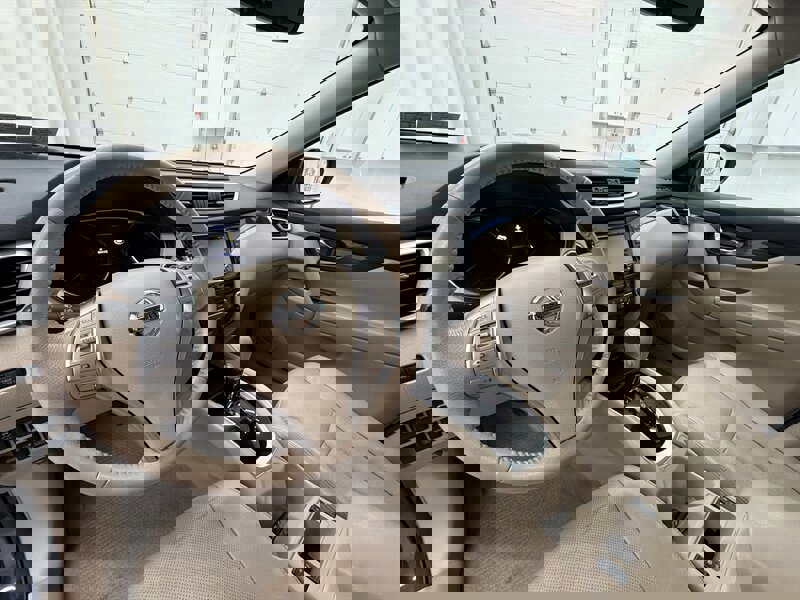 Used 2015 Nissan Rogue SL w/ SL Premium Package image 10