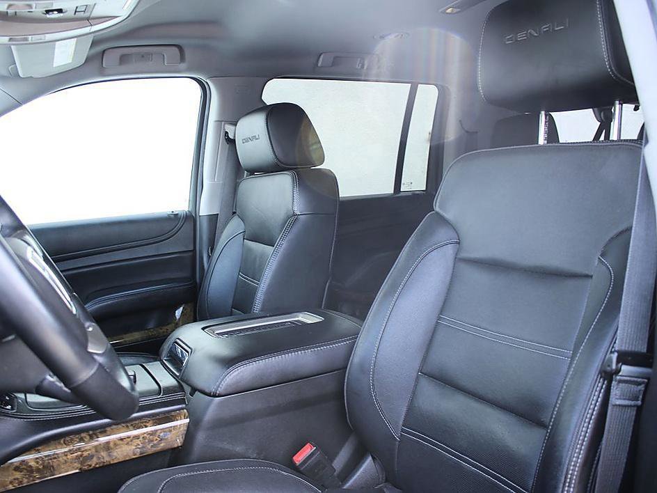 Used 2016 GMC Yukon XL Denali image 12