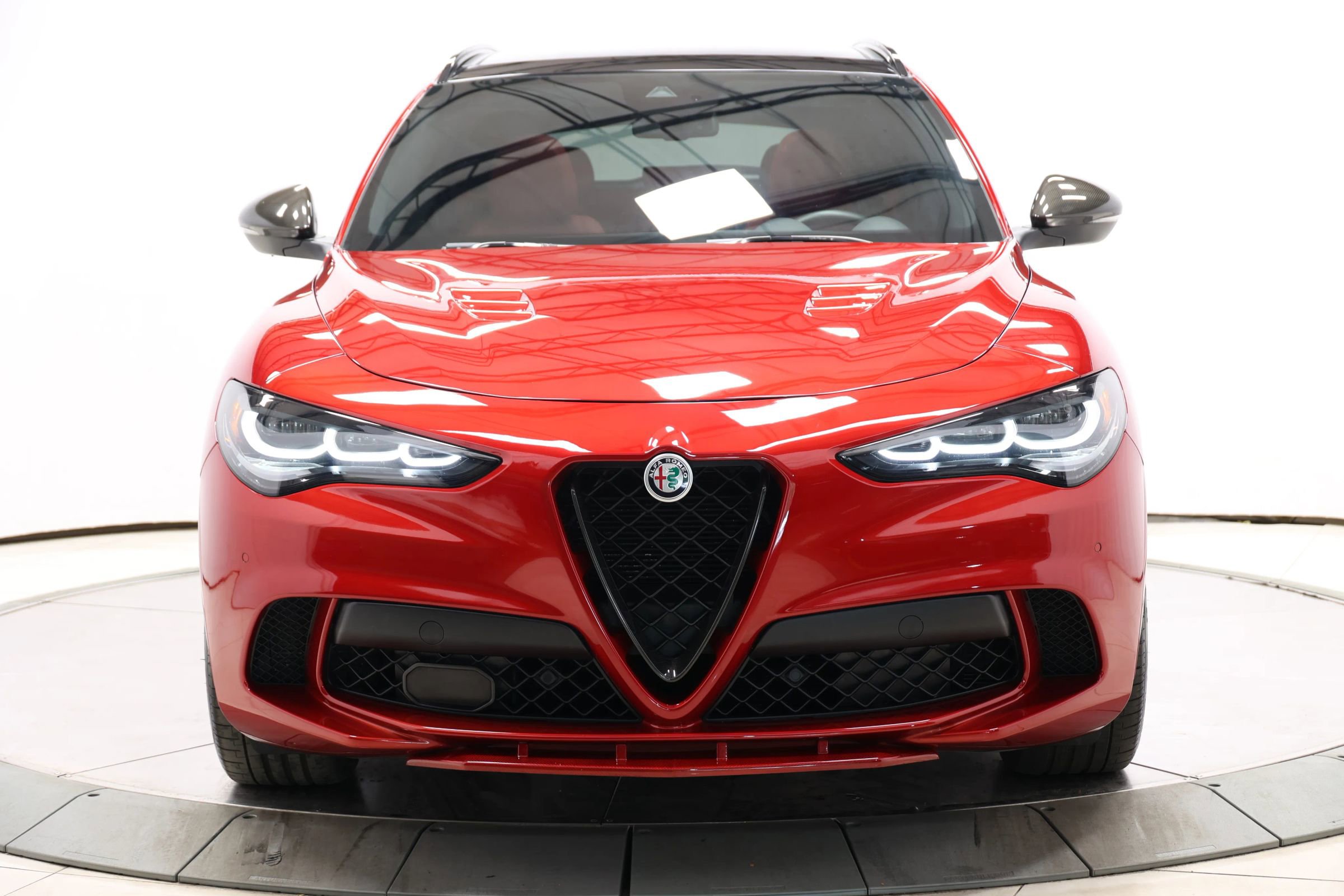 Used 2024 Alfa Romeo Stelvio Quadrifoglio image 91