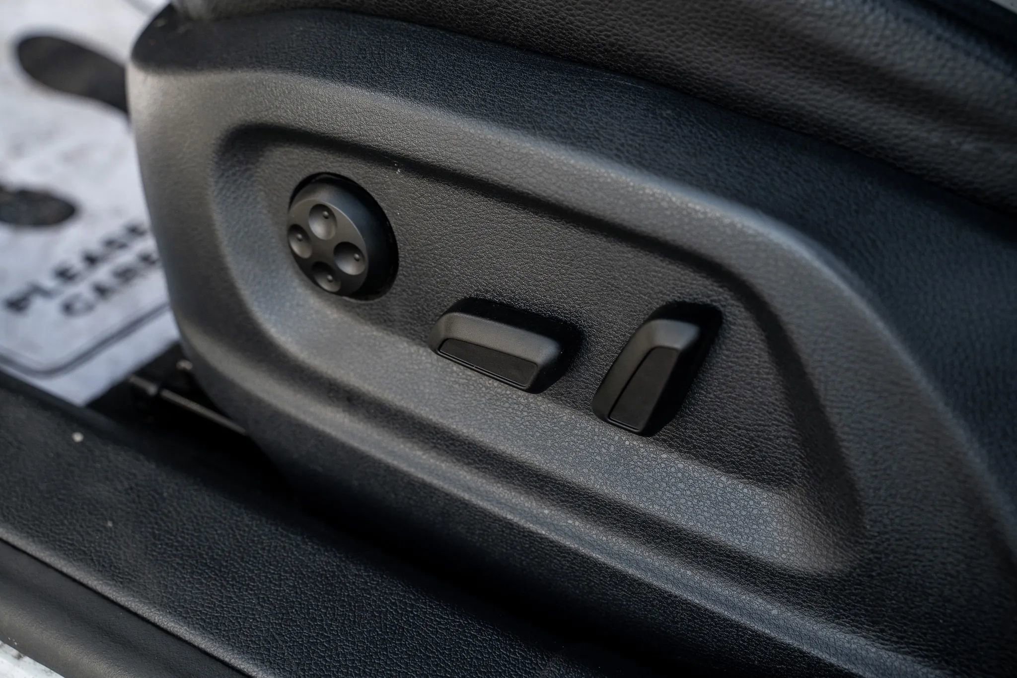 Used 2016 Volkswagen Tiguan SE image 15