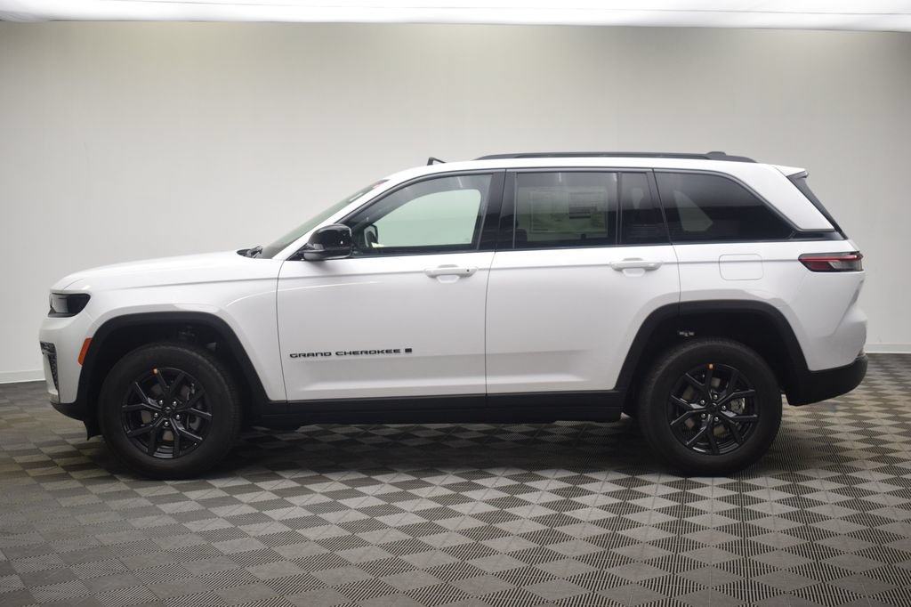 New 2027 Jeep Grand Cherokee Altitude AWD/4WD image 16