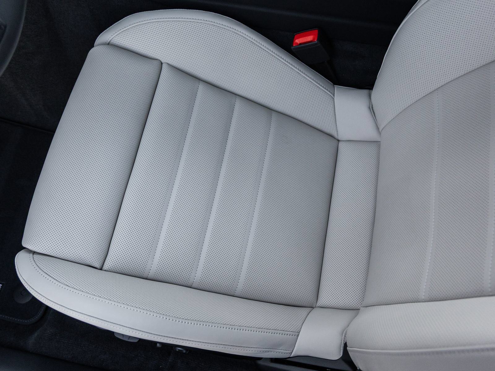 Certified 2026 Porsche Panamera 4 AWD/4WD image 25